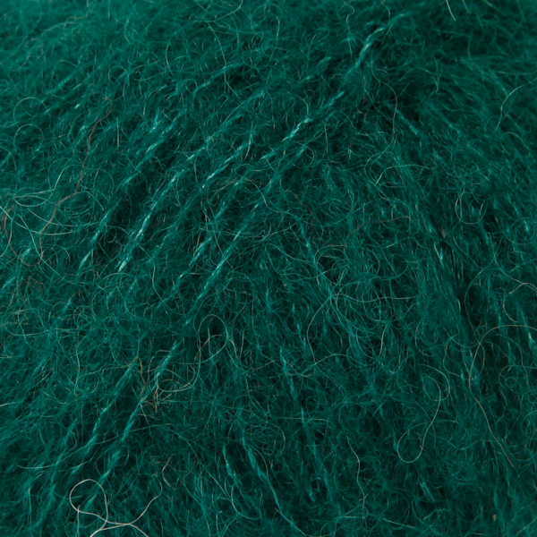 Se DROPS Brushed Alpaca Silk 11 Skovgrøn, Alpacagarn/Silke, fra DROPS Design hos Kukuk.dk