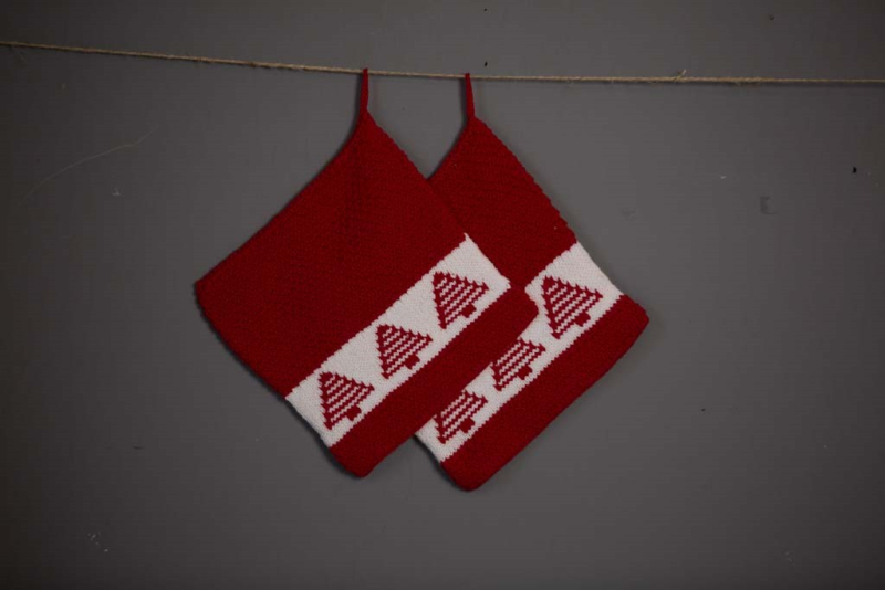 Grydelapper rød juletræ - Viking Design 1715-19 kit - 20cm x 20cm - Viking Bjørk, fra Viking