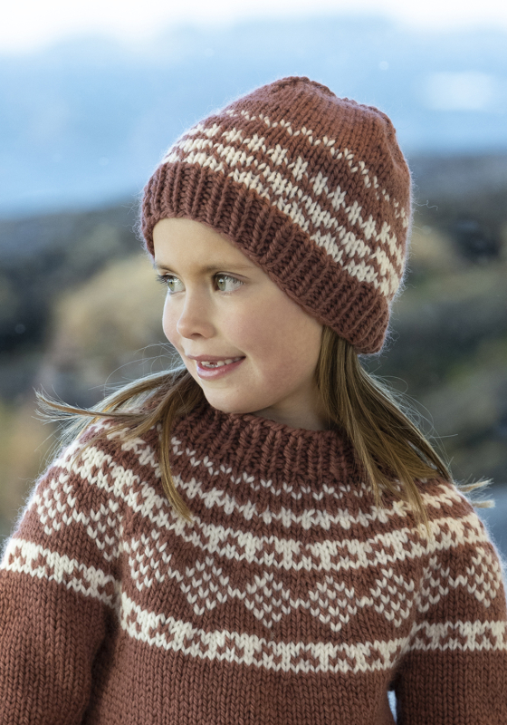 "Mel" Hue - Viking Design 2407-4B Kit - 2 - 12 år og S - L - Viking Hobbygarn, fra Viking