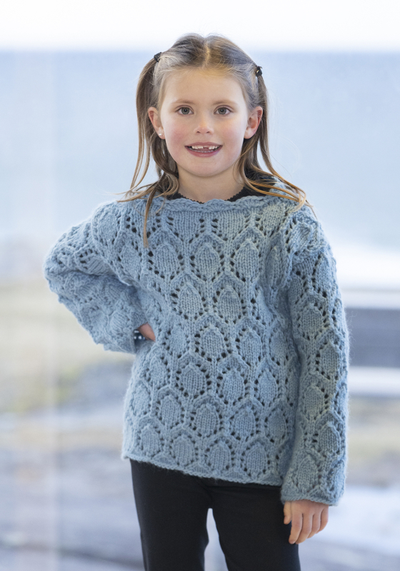 "Amina" Genser - Viking Design 2407-11 Kit - 6 - 12 år - Viking Hobbygarn, fra Viking
