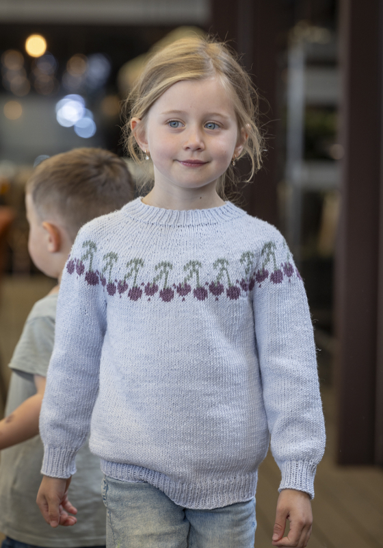 "Cherry" Genser - Viking Design 2518-2B Kit - 2-12 år - Viking Linus, fra Viking