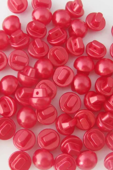 Rød champignon plastikknap, 10 mm