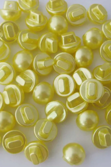 Gul champignon plastikknap, 10 mm