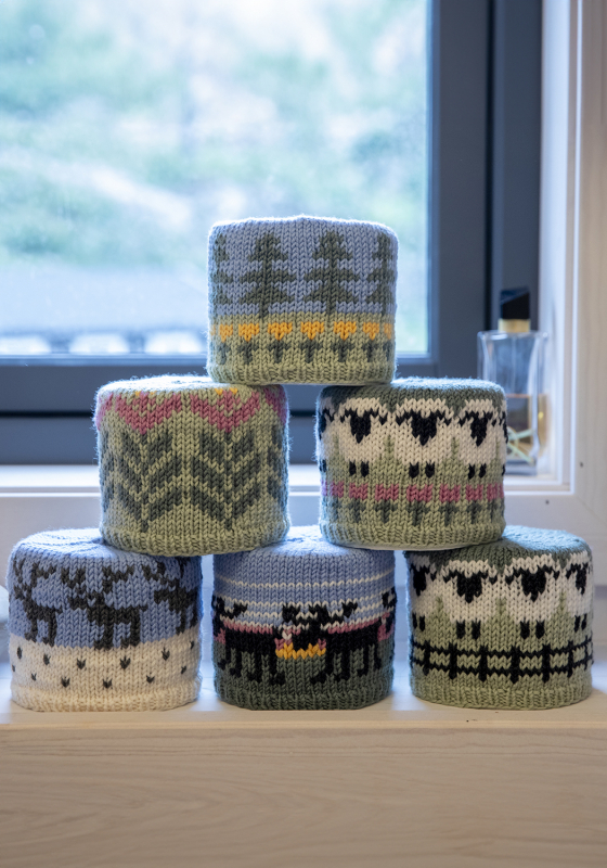 5 stk toiletrulleholder, flokken på ferie - Viking Design 2427-16 Kit - 10x10x33 cm - Viking Merino, fra Viking